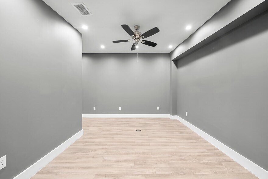 More Photos Of , Panama City Office For Sale