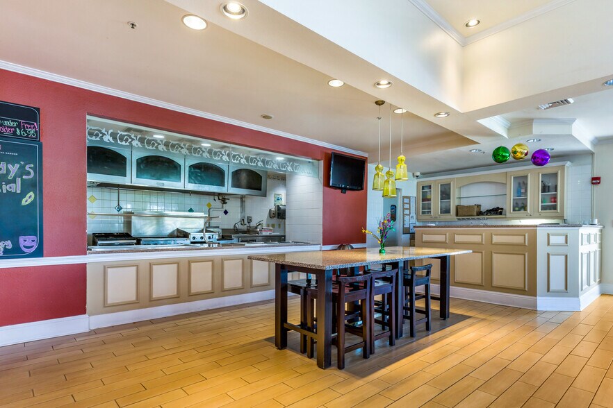 More Photos Of 4535 Williams Blvd, Kenner Hotel For Sale