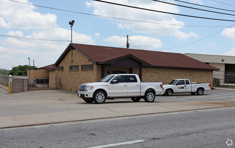 Primary Photo Of 4860 Clark Howell Hwy, College Park Freestanding For Lease