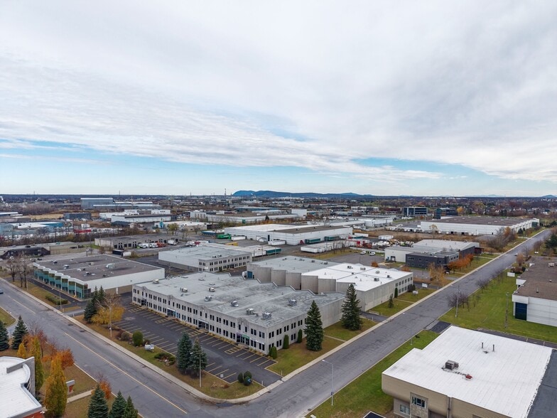 More Photos Of 2156-2168 Rue de la Province, Longueuil Light Distribution For Lease