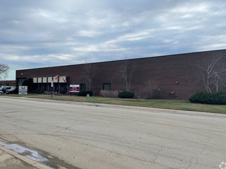Primary Photo Of 2001 Estes Ave, Elk Grove Village Distribution For Lease