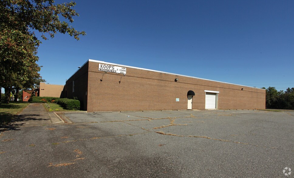 Primary Photo Of 1109 E Ozark Ave, Gastonia Warehouse For Sale