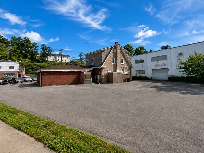 More Photos Of 257 Saw Mill River Rd, Elmsford Land For Lease