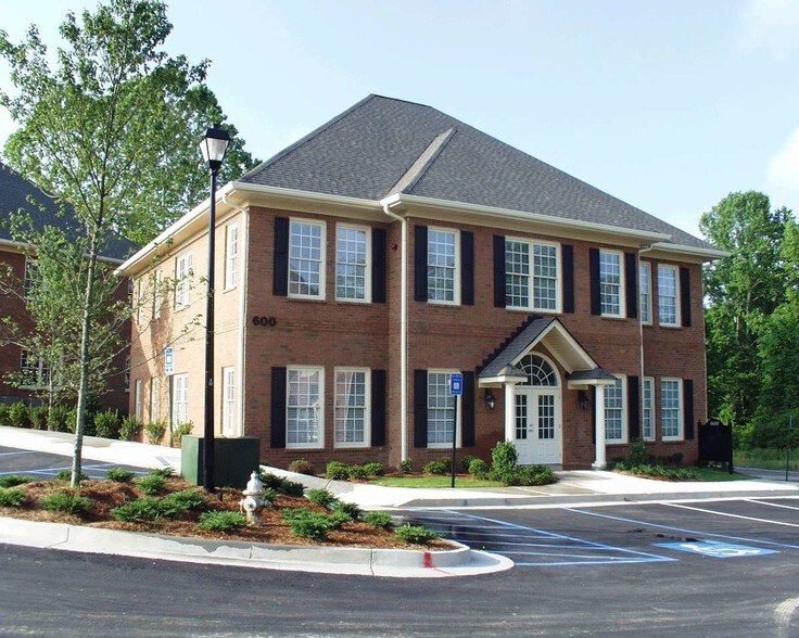 Primary Photo Of 295 W Crossville Rd, Roswell Office For Lease