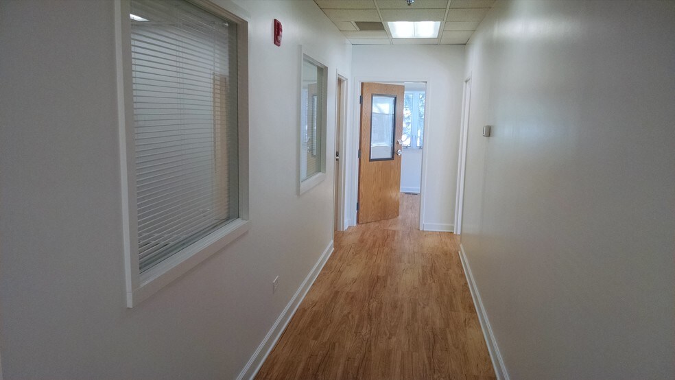 More Photos Of 1N131 County Farm Rd, Winfield Office For Sale