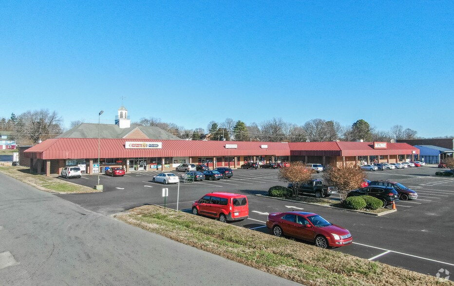 Primary Photo Of 502-520 W Raleigh St, Siler City Storefront For Lease