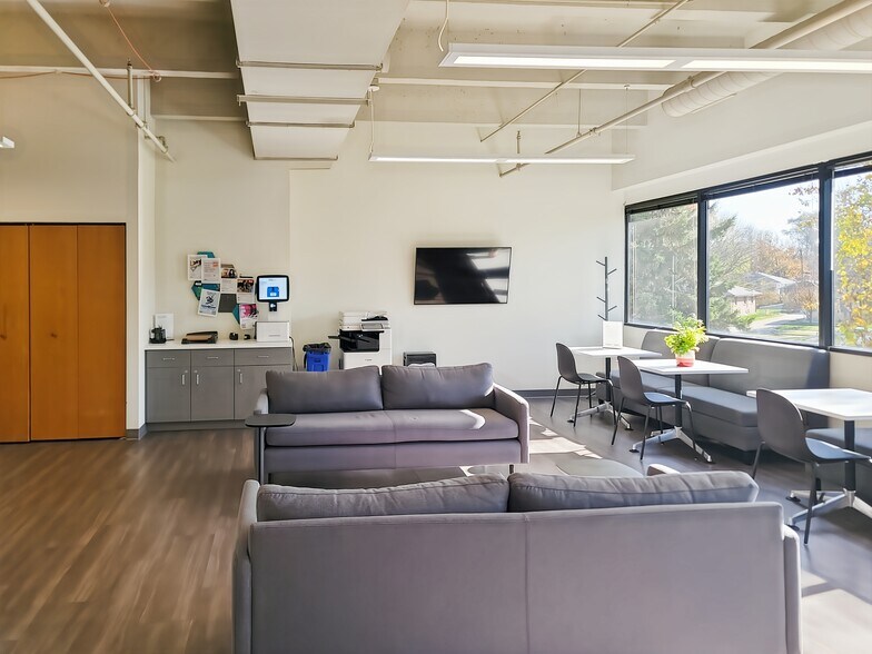 More Photos Of 10150 W National Ave, West Allis Coworking Space