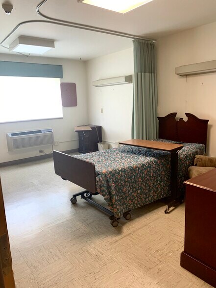 More Photos Of 500 6th Ave, Mendota Skilled Nursing Facility For Lease