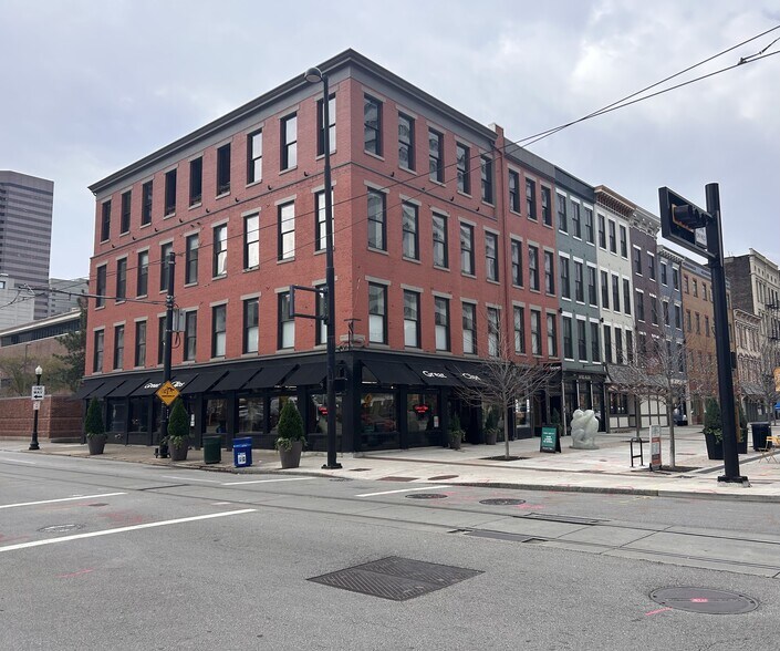 More Photos Of 41 E Court St, Cincinnati Storefront Retail Residential For Lease