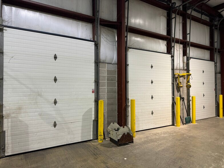 More Photos Of 498 Maratech Ave, Marathon Industrial For Sale