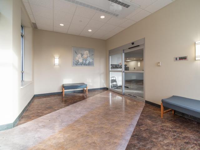 More Photos Of 10 Timberview Ln, Russell Medical For Sale