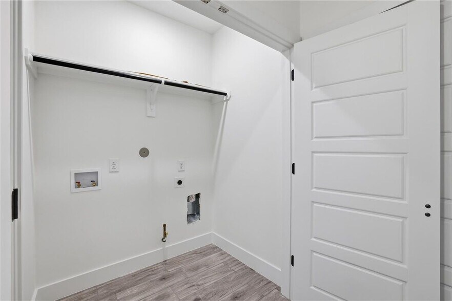 More Photos Of 5515 Elm Springs Dr, Houston Apartments For Sale
