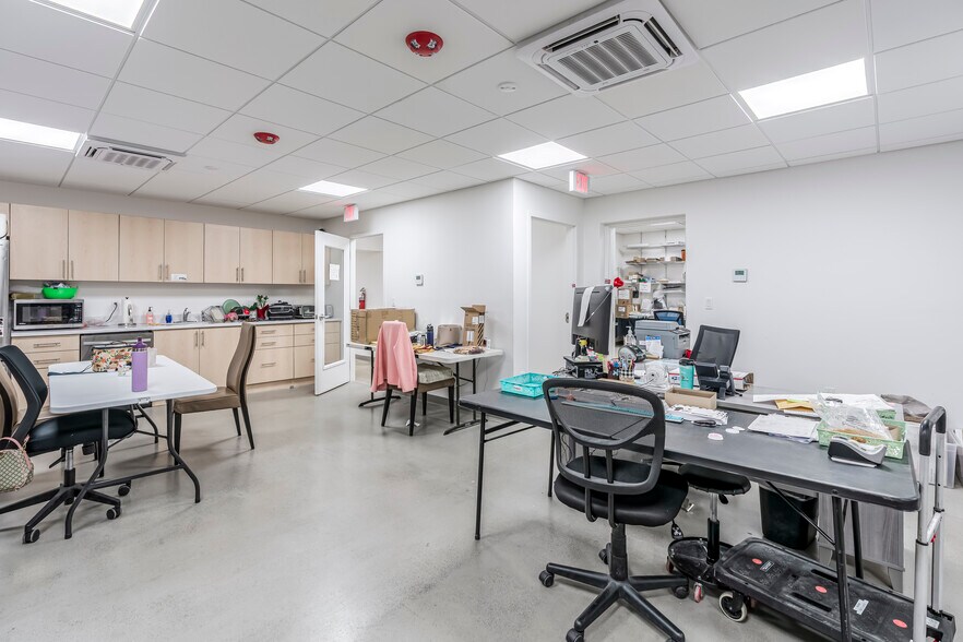 More Photos Of 1014 N Dixie Hwy, Lake Worth Beach Loft Creative Space For Sale