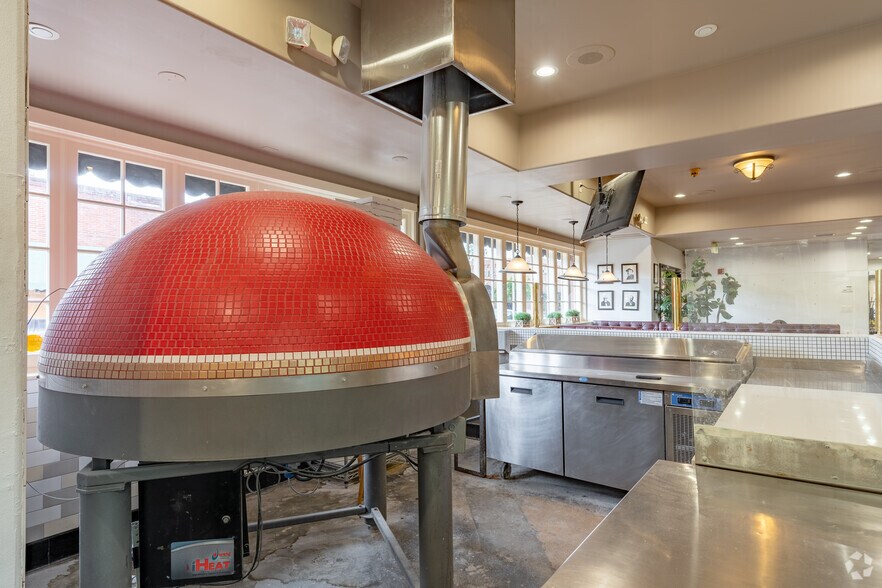 More Photos Of 534 S Myrtle Ave, Monrovia Restaurant For Lease