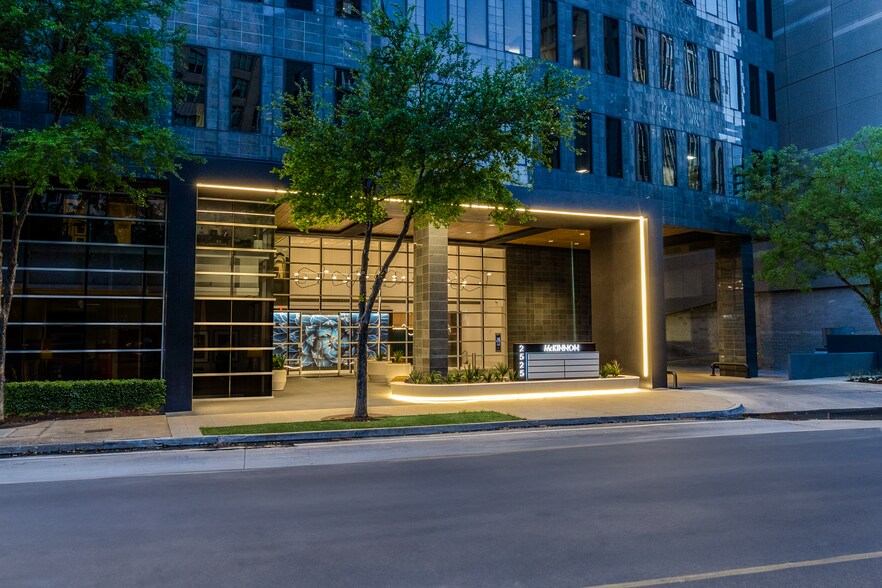 More Photos Of 2525 McKinnon St, Dallas Office For Lease