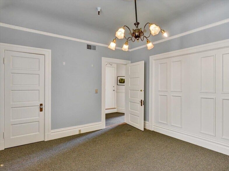 More Photos Of 2250 Union St, San Francisco Storefront Retail Office For Sale