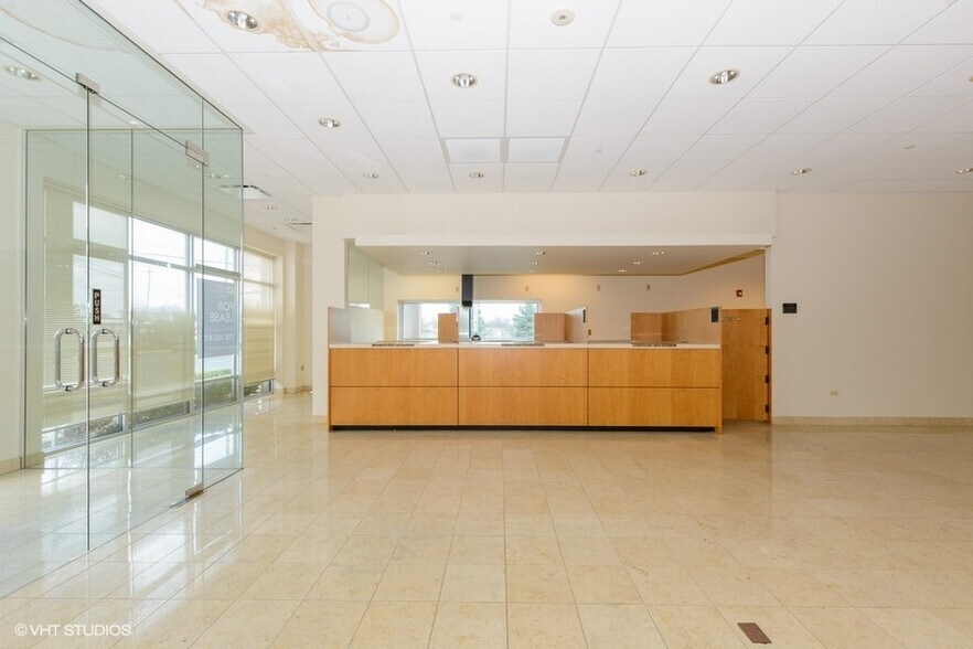 More Photos Of 1000-1050 Geneva Rd, Wheaton Unknown For Lease