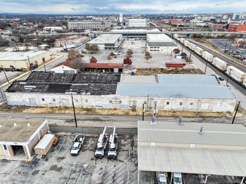 More Photos Of 309-325 S Salado St, San Antonio Warehouse For Sale