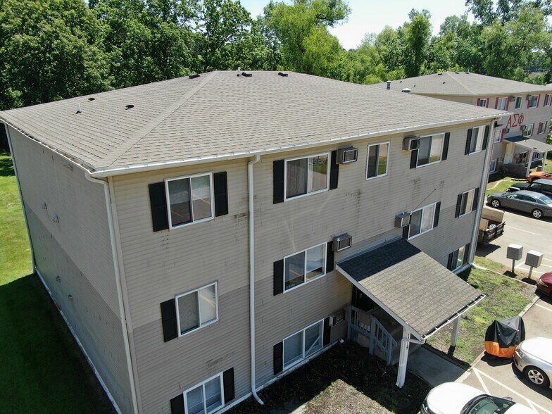 1619 Fraternity Village Dr, Kalamazoo, MI 49006 Apartments For Sale