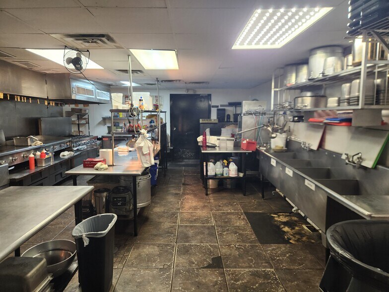 More Photos Of 1417 S First St, Jesup Restaurant For Sale