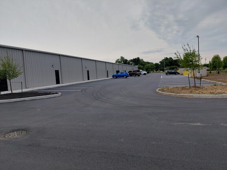 More Photos Of 3749 Landmark Dr dr, Lafayette Restaurant For Lease