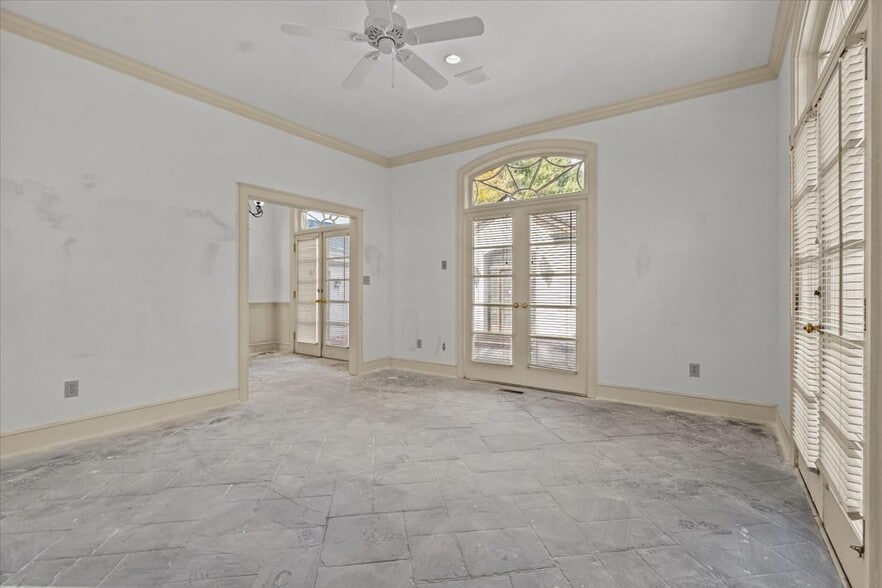 More Photos Of 711 W Wade Hampton Blvd, Greer Freestanding For Lease