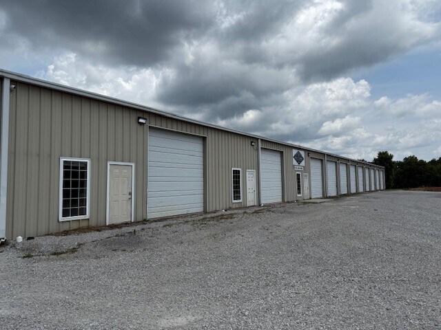 More Photos Of 141 Parham Blvd, Tullahoma Self Storage For Lease