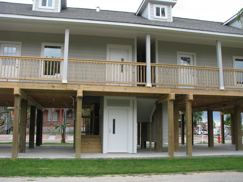 More Photos Of 601 5th St, Kemah Office For Lease