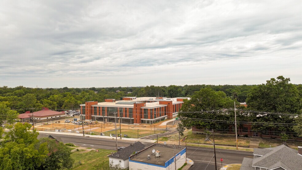 More Photos Of 1212 Vollintine Ave, Memphis Office Residential For Lease