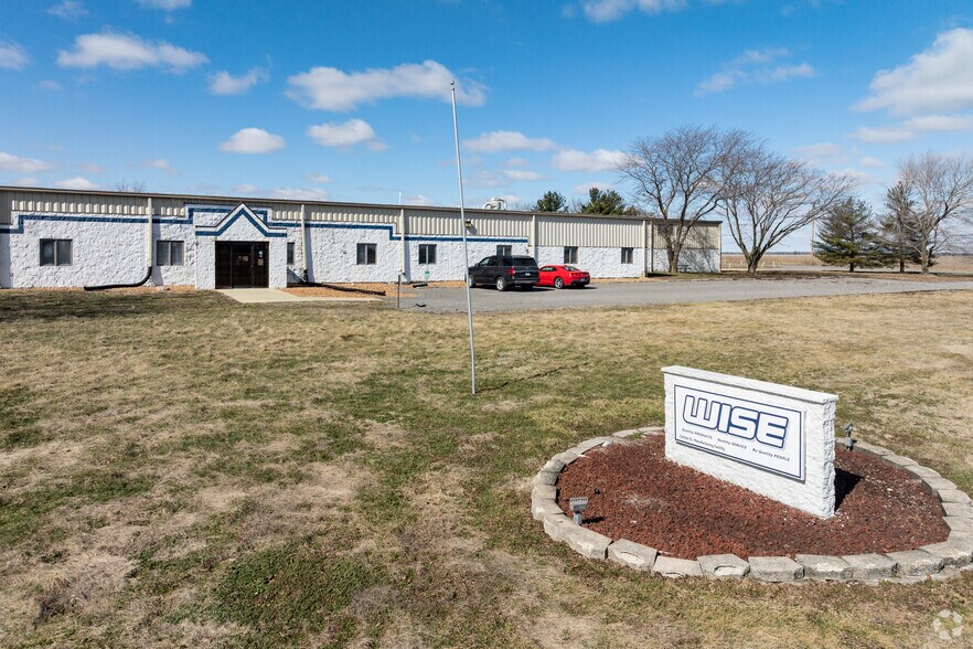 More Photos Of 3750 Industrial Dr, Carlyle Warehouse For Sale