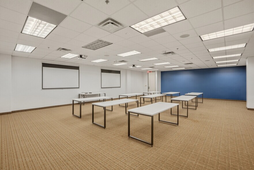 More Photos Of 1707 Market Place Blvd, Irving Office For Lease