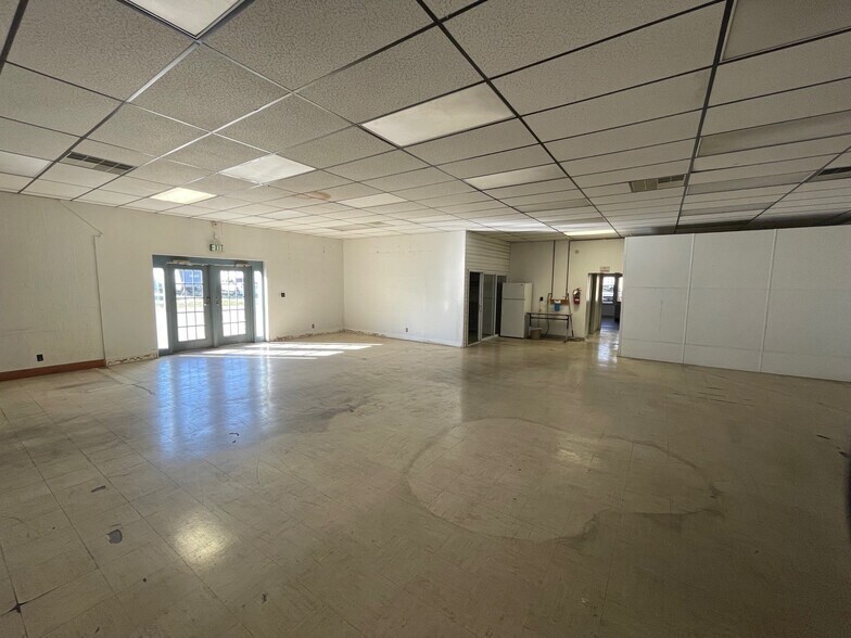 More Photos Of 105 N 9th Ave, Evansville Warehouse For Sale