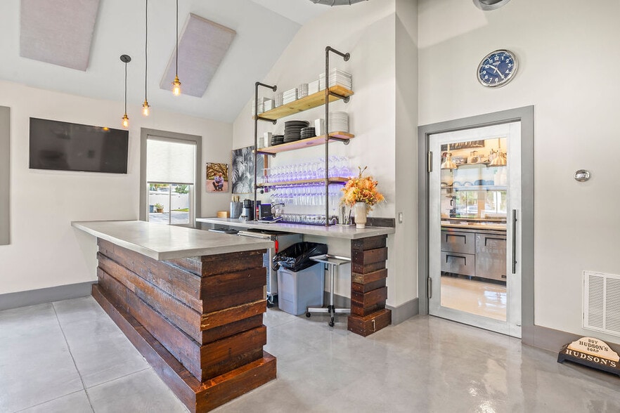 More Photos Of 1766 14th Ave, Vero Beach Restaurant For Sale