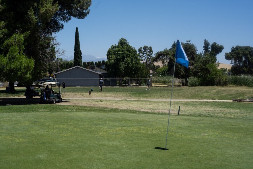 More Photos Of 510 W Visalia Rd, Exeter Golf Course Driving Range For Sale