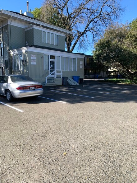 More Photos Of 725 College Ave, Santa Rosa Office For Sale