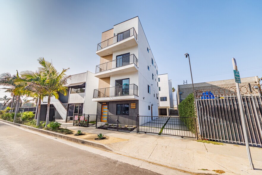 Primary Photo Of 13461 Beach Ave, Marina Del Rey Multifamily For Sale