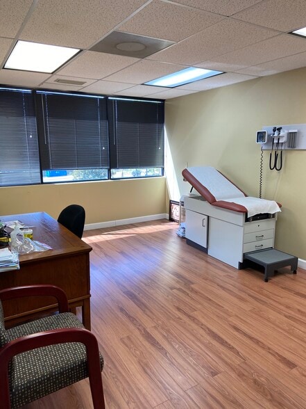More Photos Of 11219 Financial Centre Pky, Little Rock Medical For Lease