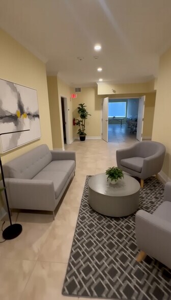 More Photos Of 918 Oak Glen Dr, Houston Industrial For Lease