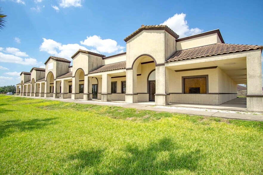 More Photos Of 848 Palm Dr, Elsa Office For Sale