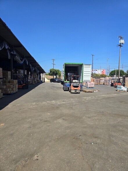More Photos Of 301 N Avenue 19, Los Angeles Warehouse For Lease