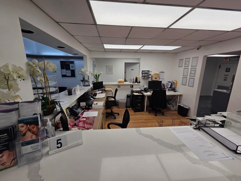 More Photos Of 3918 W 63rd St, Chicago Medical For Sale