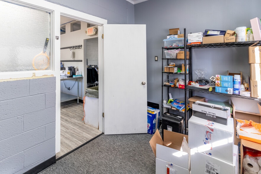 More Photos Of 711 W 8th St, Pueblo Manufacturing For Sale