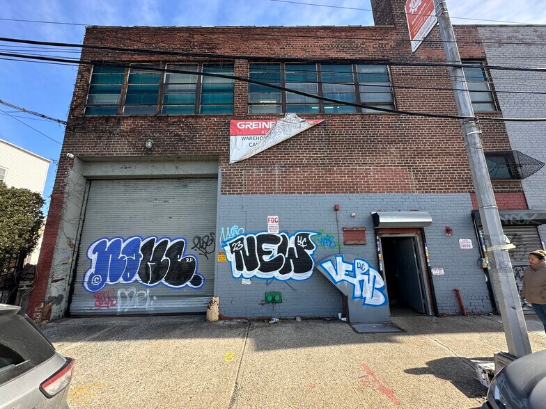 More Photos Of 4010 Park Ave, Bronx Manufacturing For Lease
