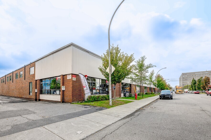 More Photos Of 1310-1370 Rue Chabanel O, Montréal Warehouse For Lease