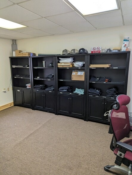 More Photos Of 32600 N State Route 44, Slate Run Hotel For Sale