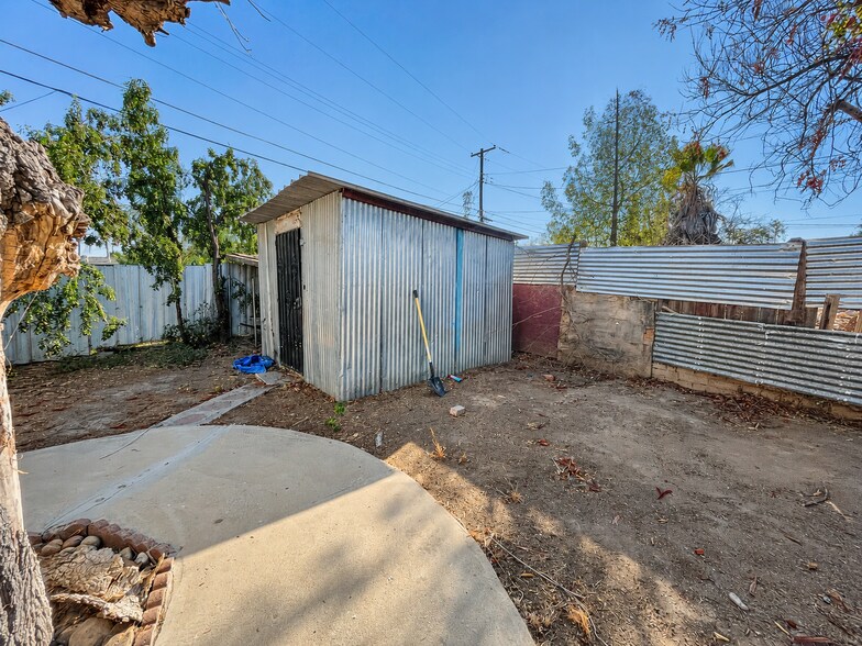 More Photos Of 1507 Pearl St, Bakersfield Apartments For Sale
