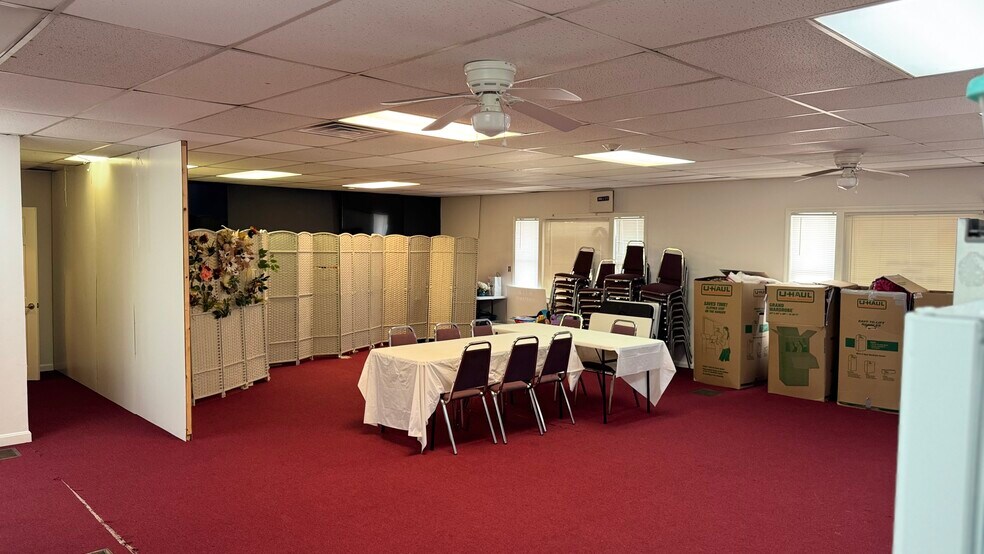 More Photos Of 465 Nashua Rd, Dracut Medical For Sale