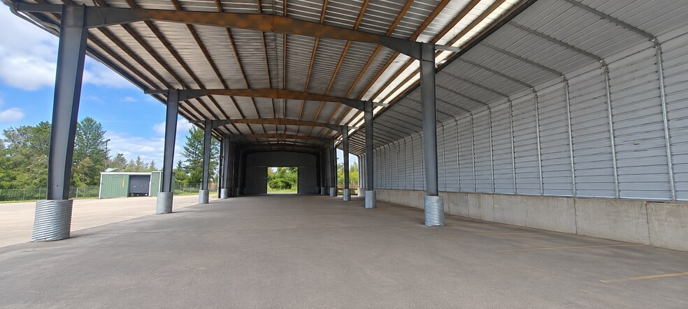 More Photos Of 4515 NE Elliott Cir, Corvallis Lumberyard For Lease