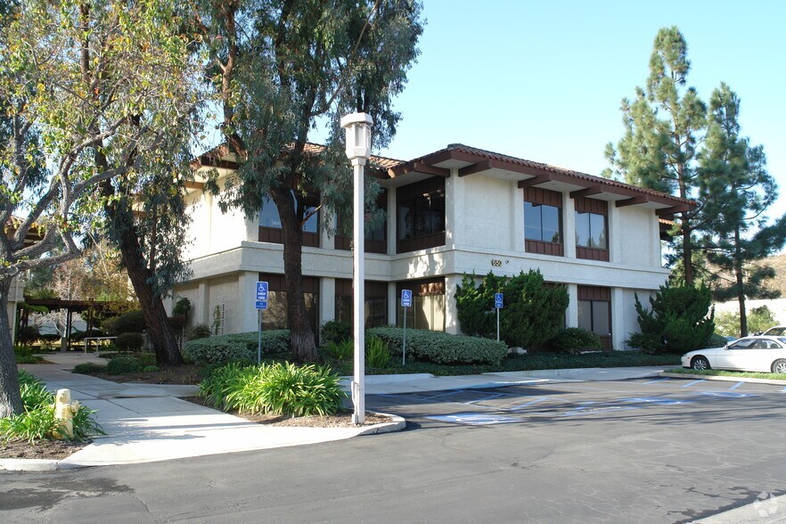 More Photos Of Central Westlake Village- Abundant parking, Westlake Village Medical For Lease