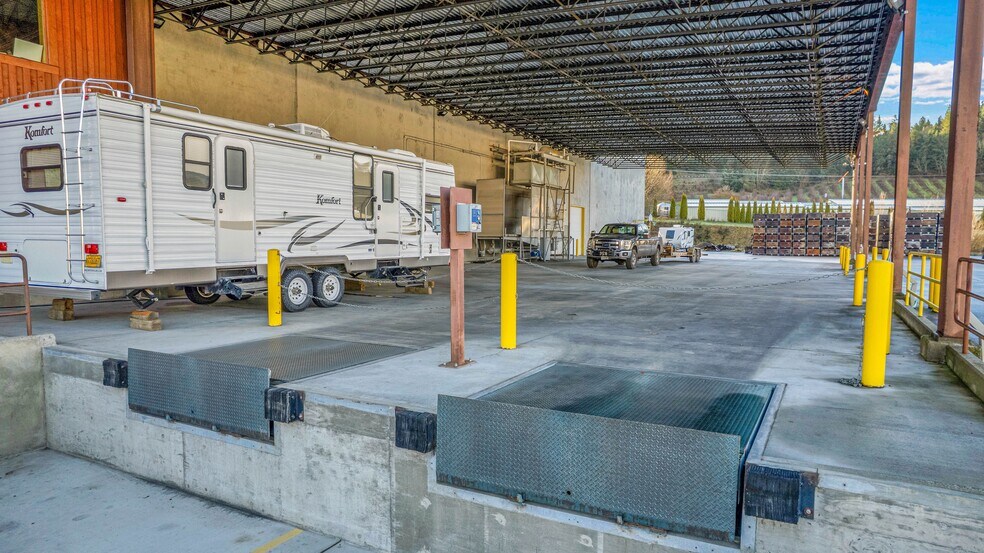 More Photos Of Stadelman, Hood River Industrial For Sale